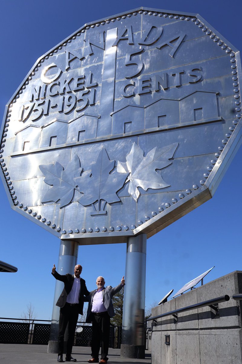 Fun fact: Canada is home to the worlds biggest coin! @MarcSerreMP and I agree that you can’t come to Sudbury without a stop at the iconic Big Nickel. @VivianeLapointe you might have the coolest attraction in your backyard!