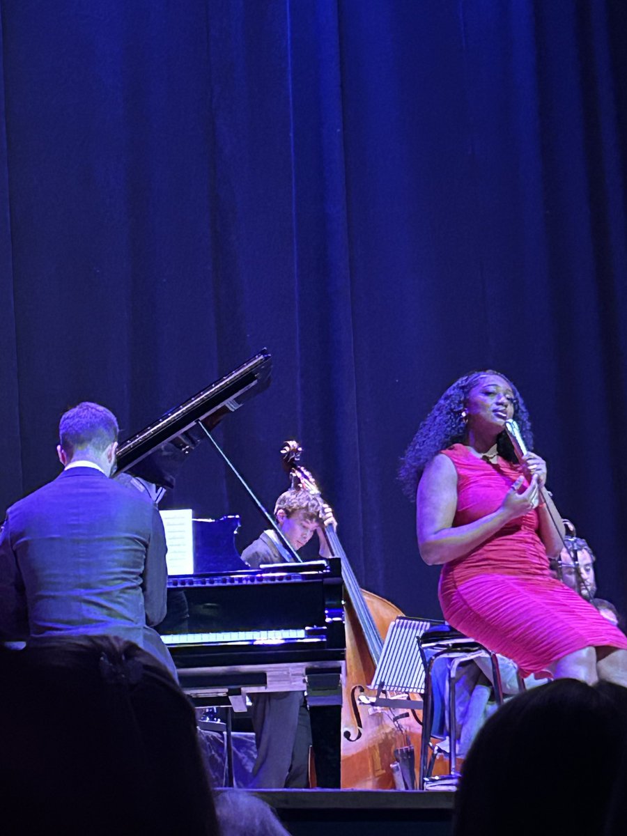 I love to come out and support new talent ! I’m absolutely blown away tonight @birminghamTownHall. The phenomenal @SamaraJoy .. just Sublime!! She’s an Outstanding vocalist with musicians to match . What a privilege!!