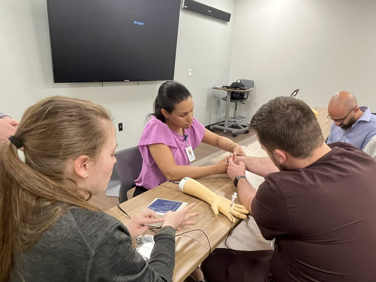 CAMCInternalIAM's tweet image. Our residents at the CAMC Center for Learning and Research learning procedure workshops with stations on joint injections, skin biopsies and sutures!

#simulationtraining #simulationbasedtraining