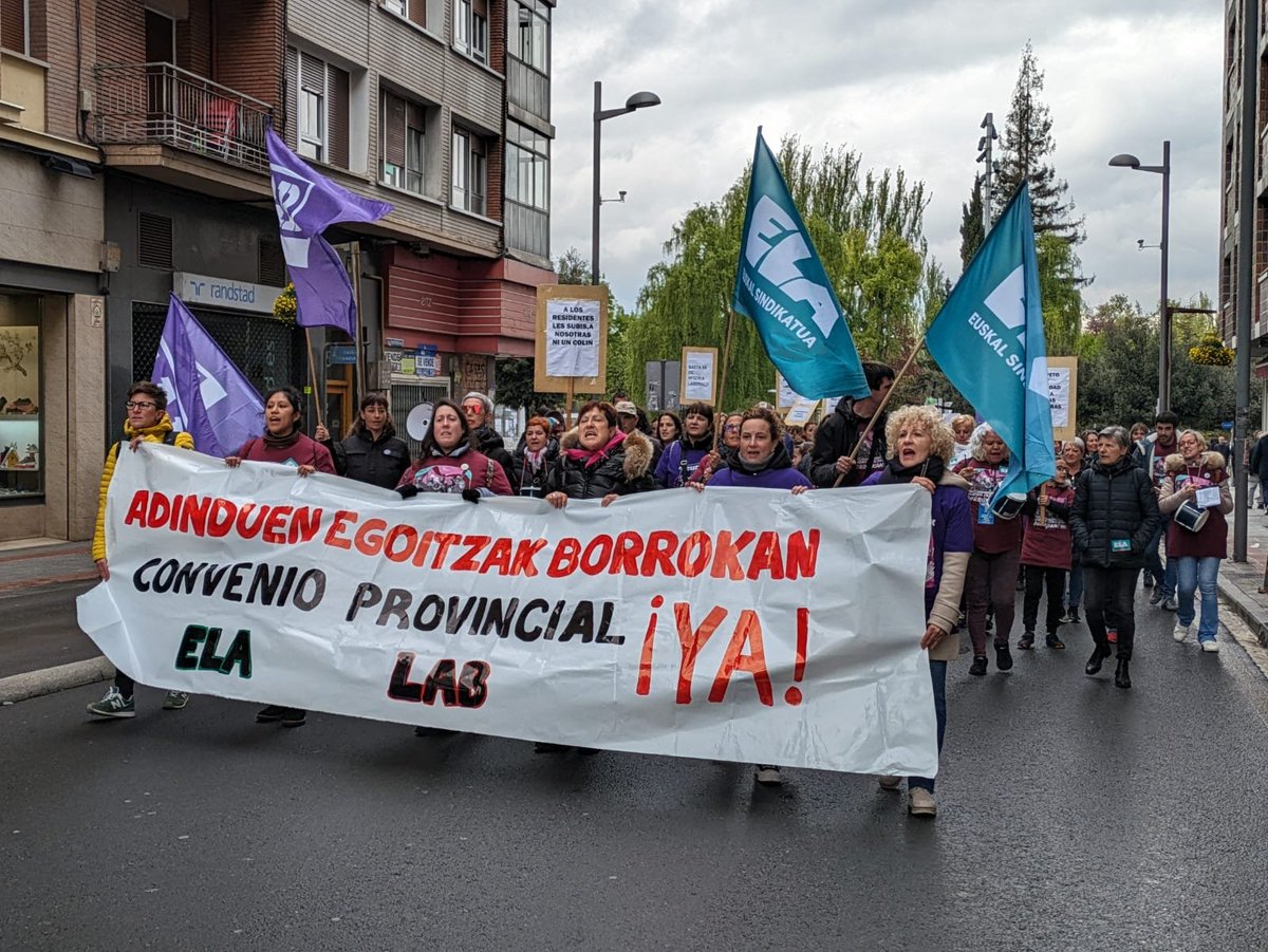 Las trabajadoras de las residencias privadas y las viviendas comunitarias de Alava en lucha por un convenio justo.  Un dia mas en huelga, acompañandoles y apoyandoles.
