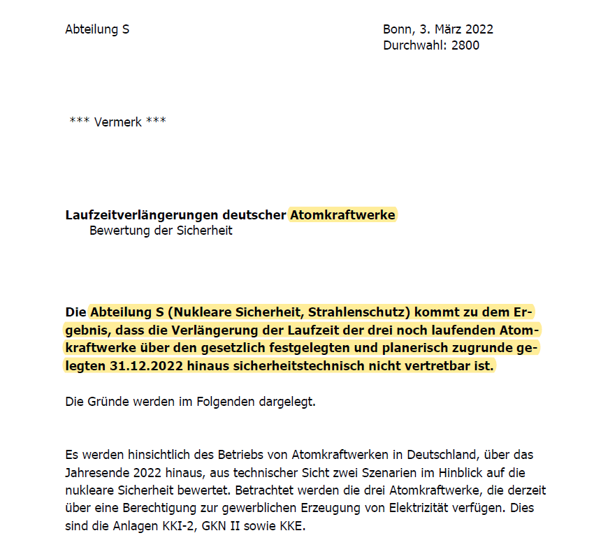 #AKWFiles-Thread. Im @BMUV machten der zuständige Abteilungsleiter Gerrit Niehaus aus d Aussage seiner Fachbeamten, eine mehrjährige Laufzeitverlängerung von 3 KKW sei 'mit der nuklearen Sicherheit vereinbar', die Aussage, diese sei 'sicherheitstechnisch nicht vertretbar'. 1/21