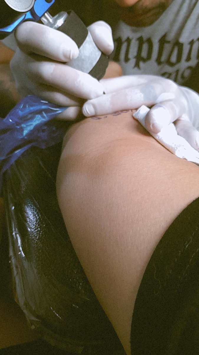 minha 1 tatuagem sendo do bts