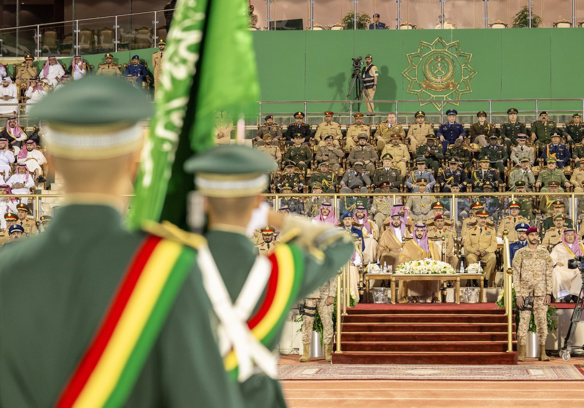 modgovksa's tweet photo. سمو #وزير_الدفاع يرعى حفل تخريج الدفعة (82) من طلبة كلية الملك عبدالعزيز الحربية.

https://t.co/1O615PCGHE https://t.co/g4Cw6xDhEC