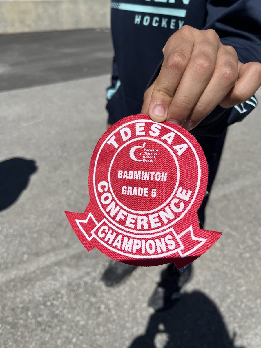 The Gr 6 all-gender badminton team members are Conference Champions 🏸 !! Way to go, Bedford!! @tdsb ⁦@RonFelsen⁩ ⁦@rchernoslin⁩ ⁦@TDESAA_TDSB⁩