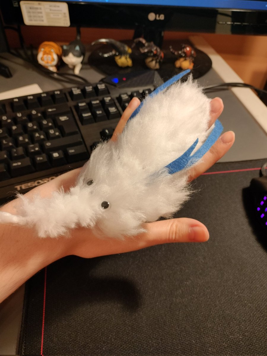 booklizardguy's tweet image. I made myself a very fuzzy #Neuvillette worm.

I would still love him if he was a worm.