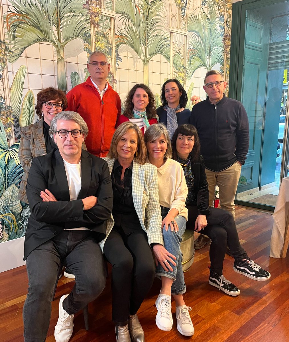 Finalizamos el Líder-Café  que ha sido una experiencia muy enriquecedora. No queremos irnos sin destacar tres conclusiones clave👇#LiderazgoparaelAprendizaje @EduCaixa @cpramirosolans <a href="/latarteriazgz/">LA TARTERÍA</a> <a href="/IES_Rodanas/">IES Rodanas</a>  <a href="/IESCLARACR/">IES CLARA CAMPOAMOR RODRÍGUEZ</a> <a href="/CEIPRosales/">CEIPRosalesDelCanal</a> <a href="/CEIPFECZGZ/">FERNANDO EL CATÓLICO</a>