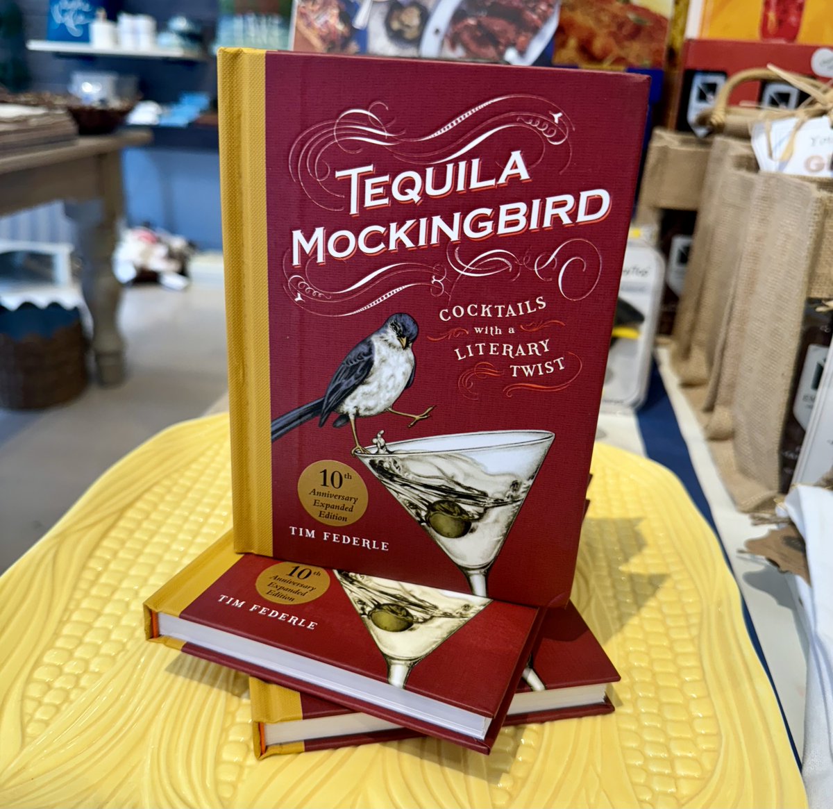 branson_landing's tweet photo. We love these cute little books at the new Southern Living Store at Branson Landing!
These titles are so fun and would make a great hostess gift!
#southernlivingstore #bransonlanding #fungiftideas https://t.co/kNrTrtJOjV