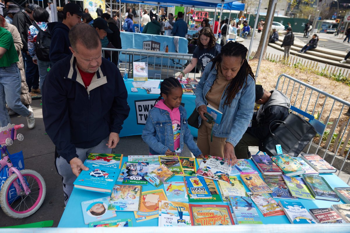 #ThrowbackThursday 💙 Pics from last weekend's #EarthDay bash at Albee Square! 🎈 More free events are coming to #DTBK all spring + summer long, including ping-pong at Brooklyn Commons, fitness at The Plaza at 300 Ashland + more. ✅ Full schedule → bit.ly/DTBKpresents24