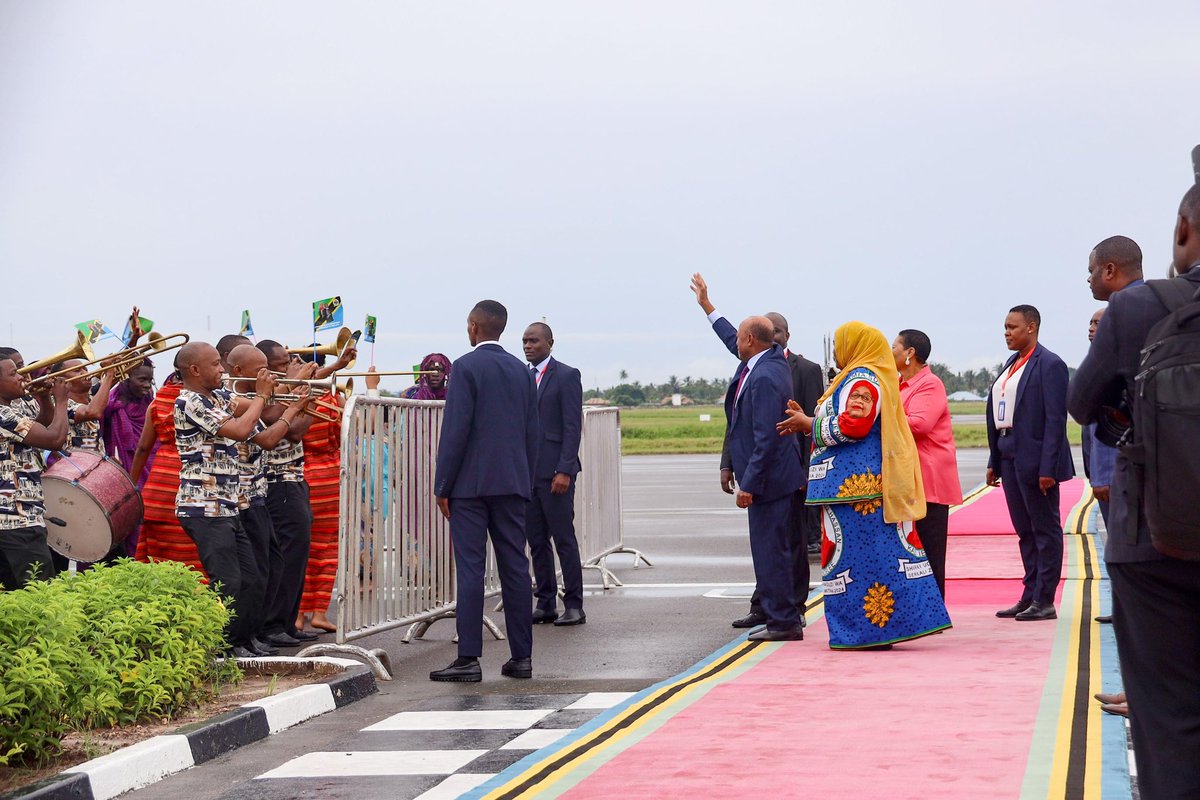 President @DrNangoloMbumba arrives in the United Republic of Tanzania to attend the 60th Anniversary Commemoration of the Union Day of the United Republic of Tanzania, at the invitation of H.E. Dr. @SuluhuSamia, President of the United Republic of Tanzania.