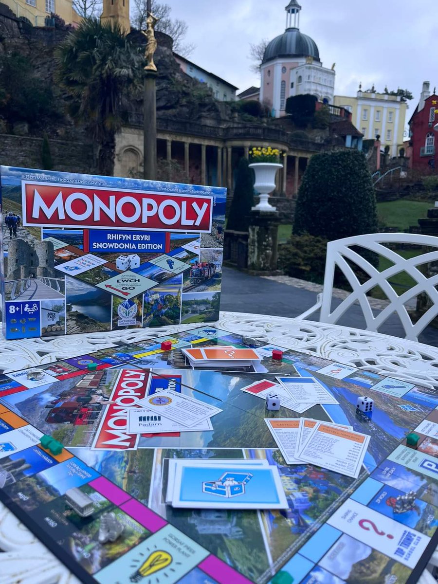 #NWalesHour thanks for joining us tonight Awr Gogledd Cymru

So who knew there was a #Snowdonia edition of @MonopolyUK 
How awesome is that 🤩 🙌

Gnight all 👋🏻👋🏻