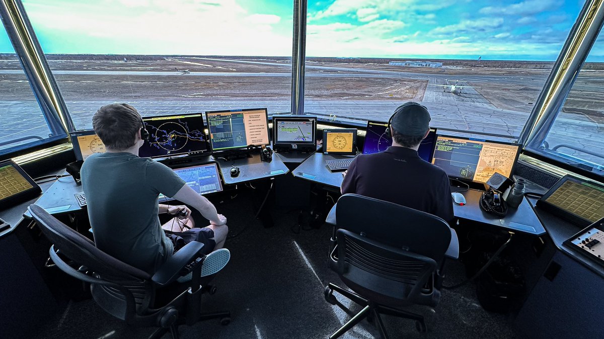 Thanks to @navcanada for a tour of the #Yellowknife Tower today. It was interesting to hear how operations worked during last summer’s wildfires and evacuations in #NWT.