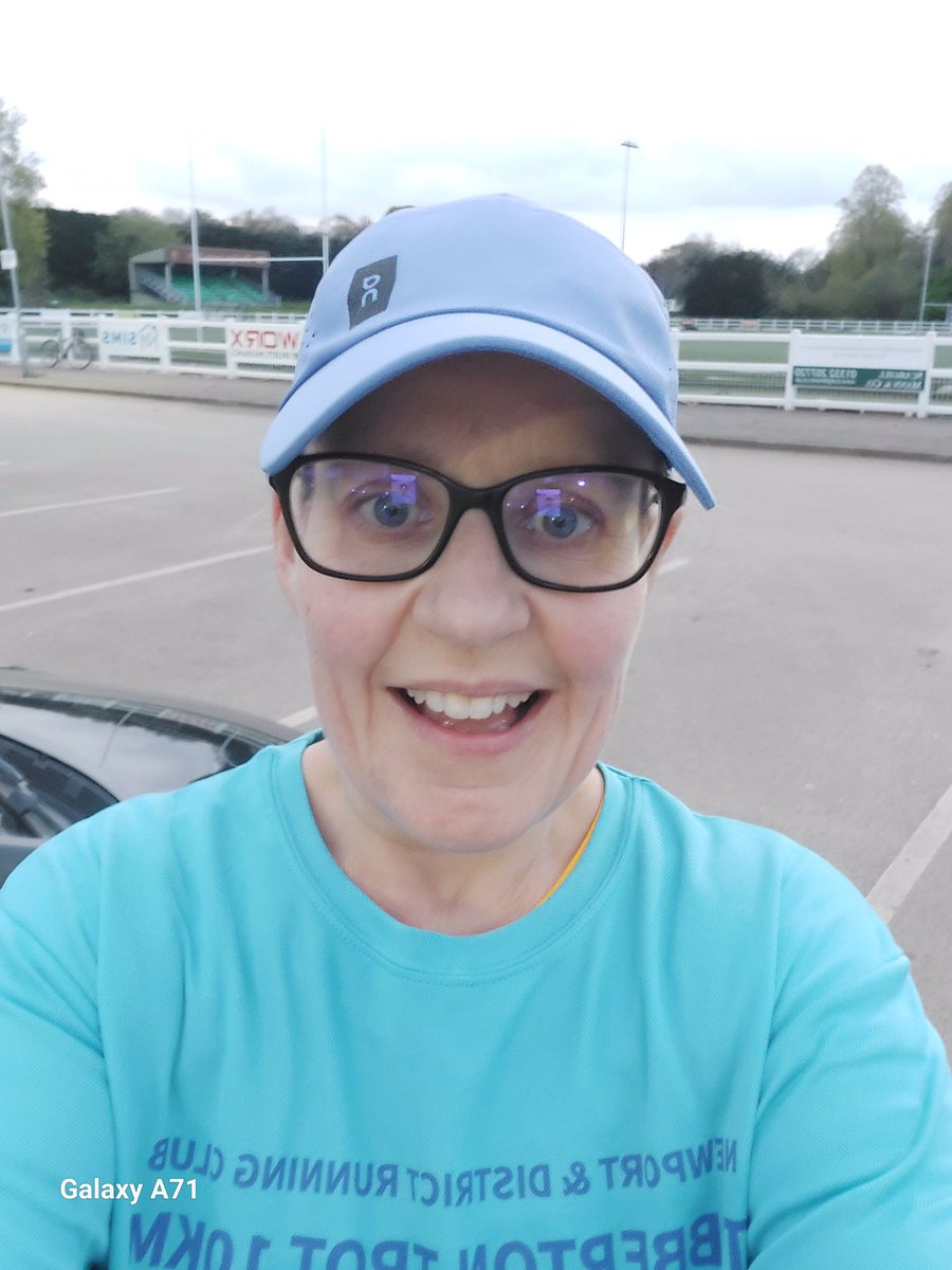 Super tough hills session tonight - legs are like jelly 😮‍💨🏃‍♀️ ⛰️“Fun” hill is badly named and not sure why running backwards uphill is such a killer but standing upright was problematic at the top 😂😬 #NHS1000miles @UKRunChat