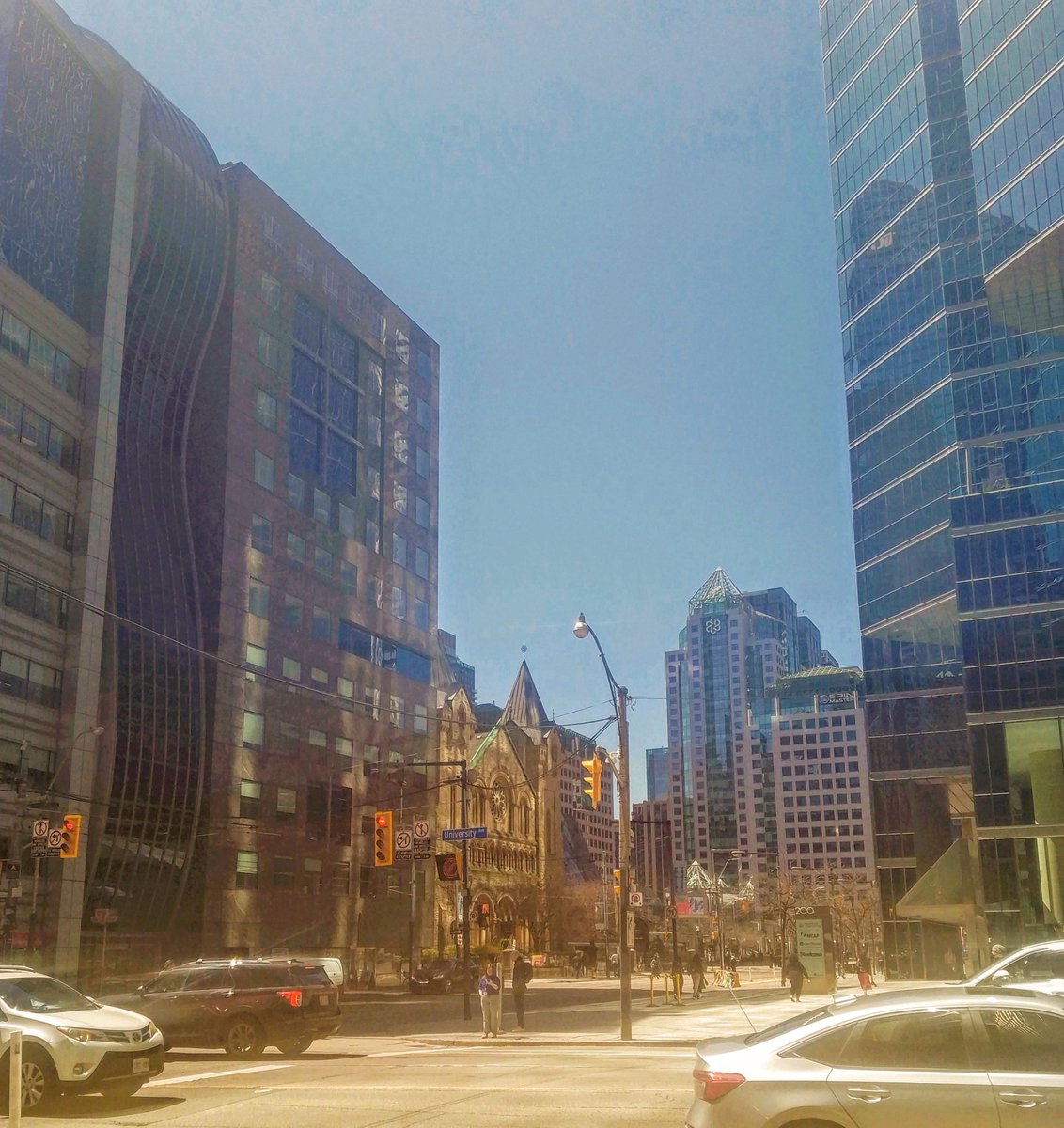 Street King 👑 

📸: King Street, Toronto 🇨🇦

#photography #photo #art #the6ix #toronto #canada #ontario #architecture #church #love #alberta #vancouver