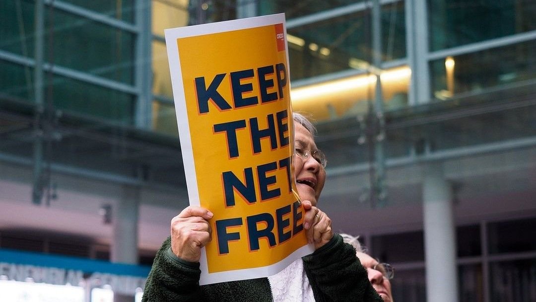 #NetNeutrality restored by #FCC, ensuring equal internet access, prohibiting ISP speed throttling/blocking. #OpenInternet prevails!