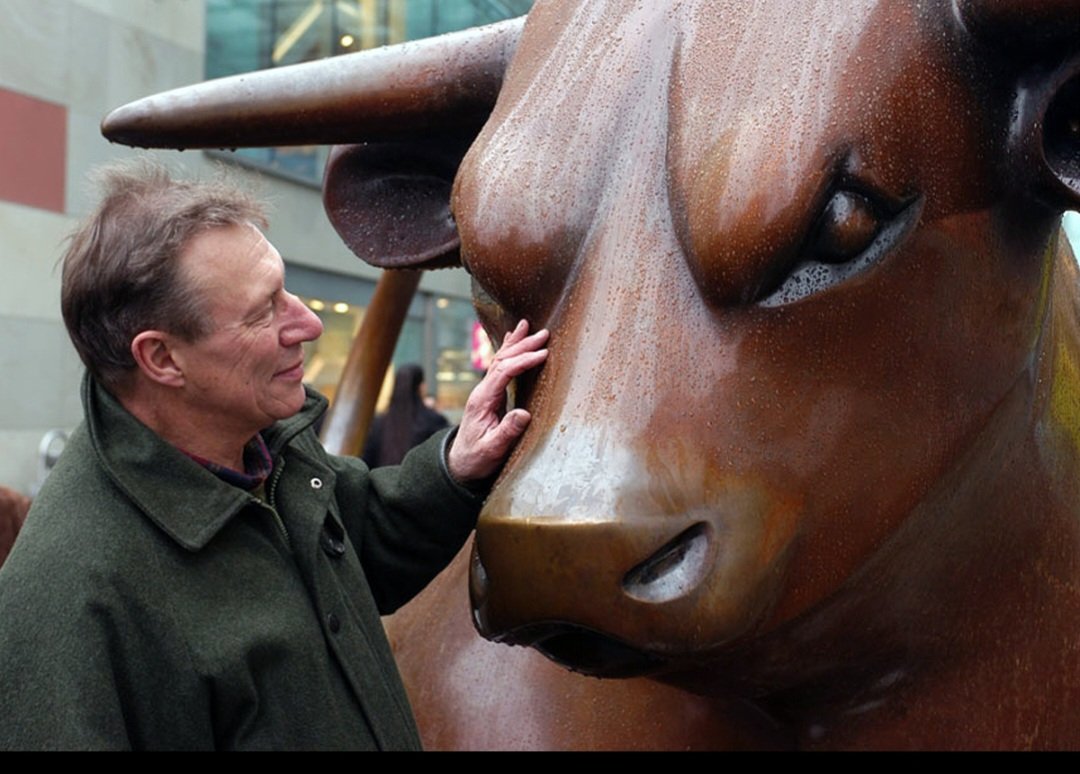 Laurence Broderick the sculptor who gave Birmingham its most iconic piece of public art The Bull, has died at the age off 88. The Bull lives on welcoming the world. Hopefully the Brum powers gives LB some recognised love too. @andy4wm @hamersonplc @ichoosemag @culturebab