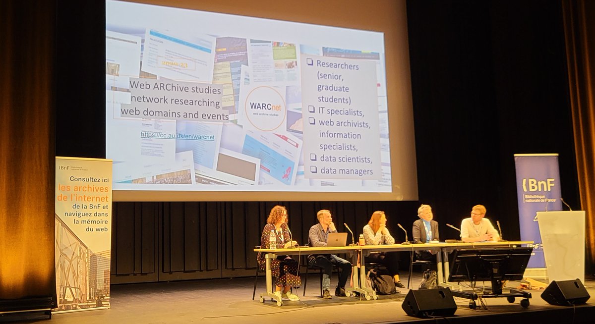 cet après-midi, notre héroïne a travaillé son anglais grâce aux accents variés et aux conférences stimulantes des archivistes du web venu·es du monde entier ;) #iipcWAC2024 #WAC2024 #webarchiving netpreserve.org/ga2024/program…