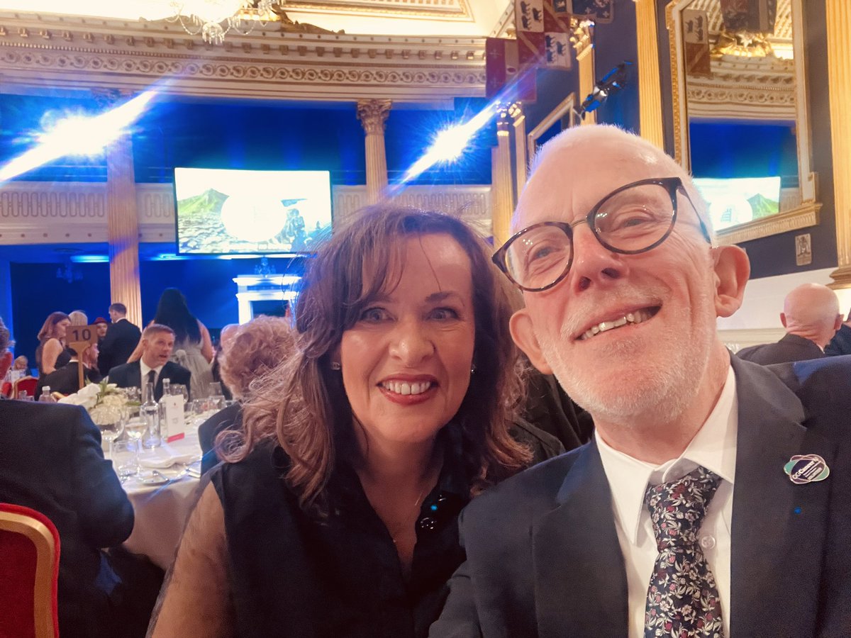 Delighted to be at the #Euro-American Forum on Cancer dinner at the stunning Dublin Castle with my fabulous colleague @QUBCancerProf 

#cancerhasnoborders
#StrongerTogether @stewartcdickson 

 #CancerHasNoBorders