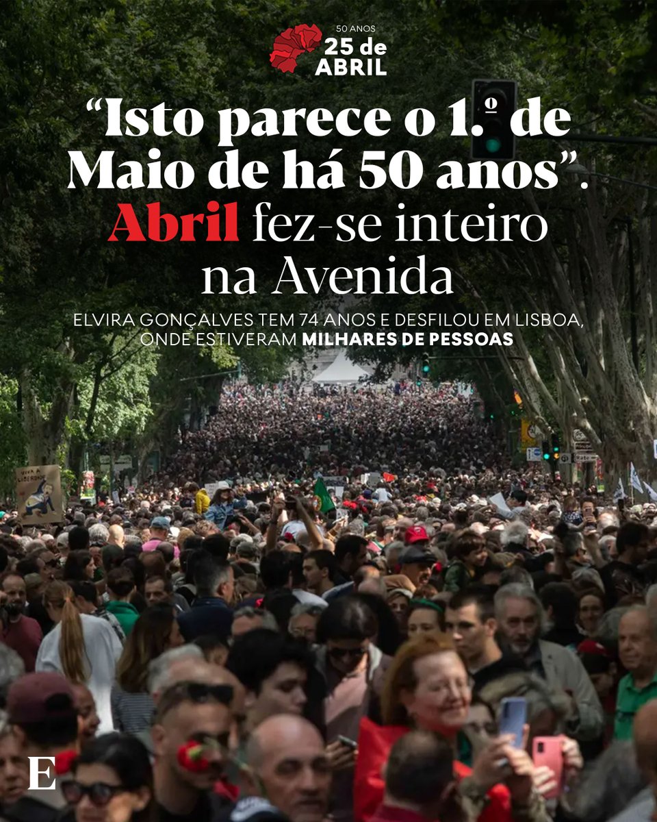 🌹 “Acredite em mim, eu estive lá.” Elvira Gonçalves diz que estava tanta gente na Avenida da Liberdade como no 1.º de Maio de 1974. 

Num desfile sem princípio nem fim, Abril fez-se inteiro na Avenida. Leia a reportagem: expresso.pt/50-anos-25-de-…

📷 Tiago Miranda/Expresso