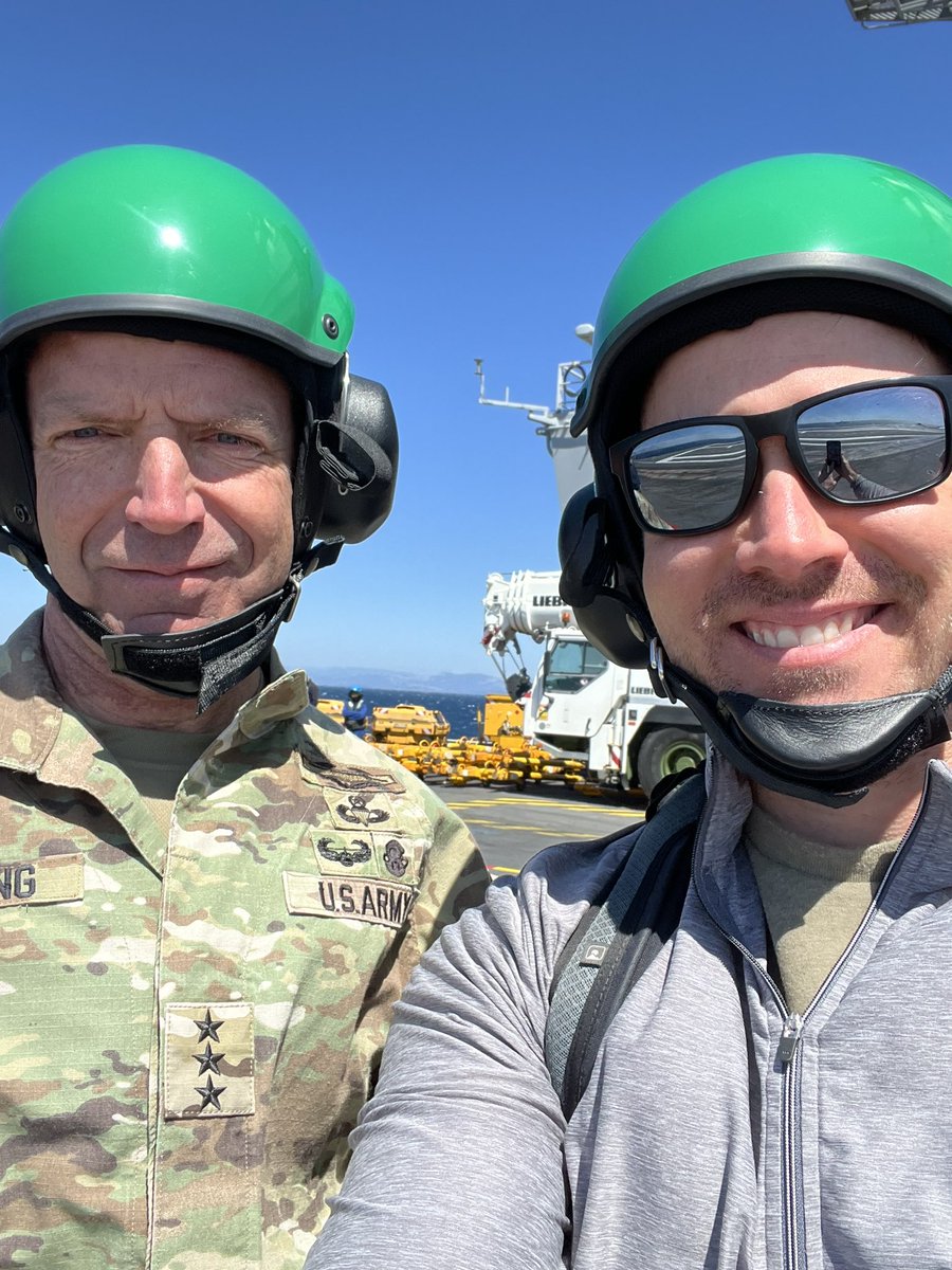 Found LTG Rohling, Deputy Chair of the @NATO Military Committee on the flight deck today. Too loud to ask him about @Official_NAFO, we’ll work on that for next time