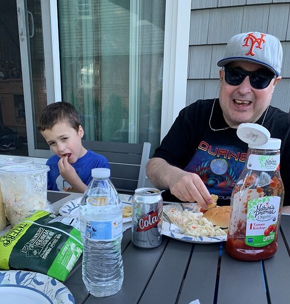 Citizens_Inc's tweet photo. Citizens Options Unlimited Board President Hallie Klein and her older brother David Greene have the best brother-sister bond! Read more on our blog at https://t.co/Ih7ReRc7r6 
#AutismAwarenessMonth #AutismAcceptanceMonth #AutismAwareness #Siblings #FloralPark https://t.co/JQFmdBbR4F
