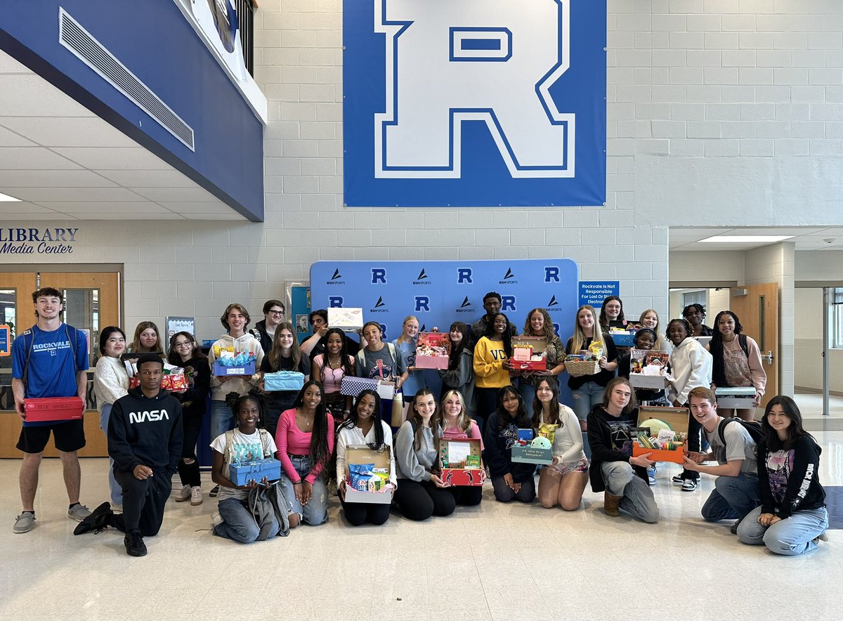 beta_rockvale's tweet photo. Rockvale Beta members put together shoe box gifts for our new teachers for Teacher Appreciation Week! Thank you, teachers, for all that you do! @nationalbeta @RockvaleHigh_TN https://t.co/A7B4Okt6Tj