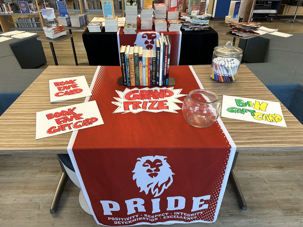 RobertZupperoli's tweet photo. We are ready!  Family Literacy Night @LionsWallace Wallace Middle School. I love the opportunity to engage parents &amp; ignite, delight, and inspire the minds of readers! #reading #thescienceofreading #everykidareader #readingchallenge #readingcommunity https://t.co/39XEMLqLOv