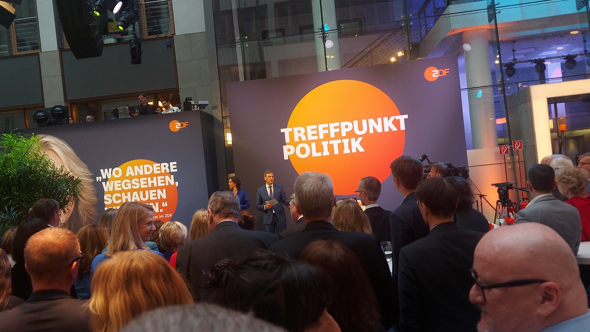 Treffpunkt Politik beim @ZDF in #Berlin: Spannender Austausch über aktuelle medienpolitische Themen, Herausforderungen der Digitalisierung und der KI. Danke für die Einladung!
