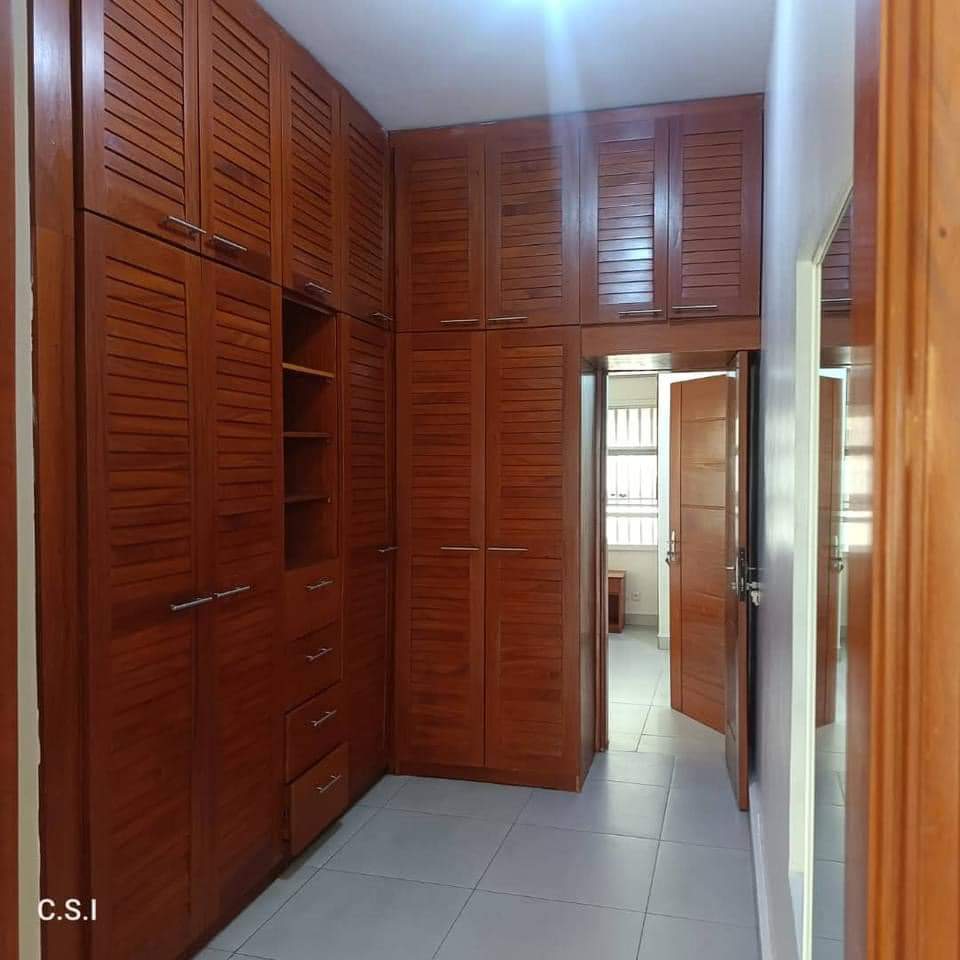 immo_bj's tweet photo. 🚨🚨 À Vendre 🚨 🚨

📍 Maison personnelle meublée de 06 chambres, 02 salons, 02 boyeries, 02 cuisines etc avec titre foncier personnel 

🎯Cotonou, Agla Filao 

👉Prix : 150.000.000 FCFA 

☎️00229-97097208 ou DM

#Beninimmo #Benin 

Plus de photos ⬇️

1/2 https://t.co/wY5SrhqA7b