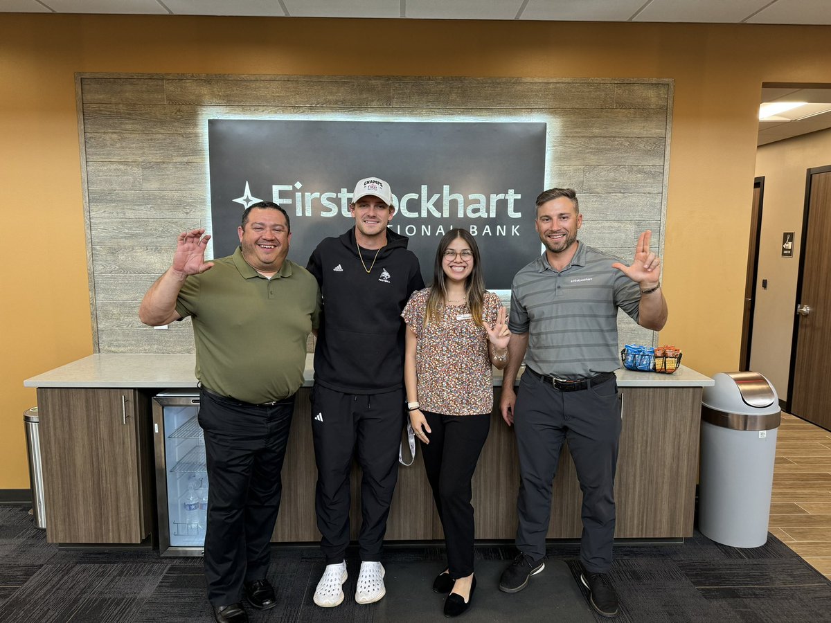 Just met with @gilghodges to make a deposit in my checking account @FirstLockhart and to discuss future events that will help Bobcat Nation #TakeBackTexasBanking #StayTuned @victorystarNIL