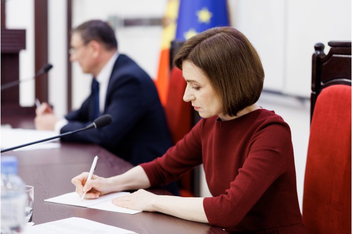 ccimoldova's tweet photo. ‼️ President @sandumaiamd had a meeting with representatives of the Chamber of Commerce and Industry of Moldova (CCI). The official approached the opportunities and advantages of European integration for the business environment.
https://t.co/qVQZicISyK https://t.co/2uOoiNTiV7