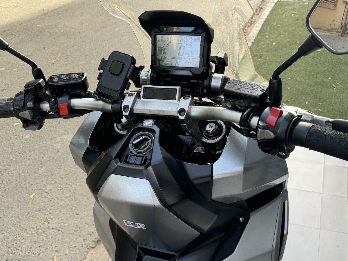 panamoussa's tweet photo. Honda XADV 750
Année 2019
Automatique
50000km
Multi mode
En parfait état
Carte Grise disponible 
Prix: 2.600.000f
Tel: 774930301-776910170
Whatsapp: 774930301 https://t.co/KdFIftzL2v