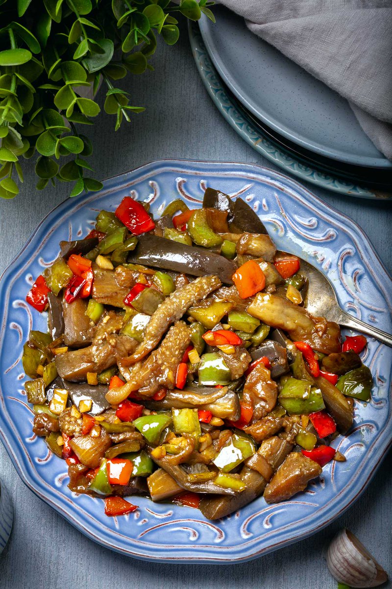 Eat or Pass?
😍 meatless meal - eggplant and bell pepper stir fry