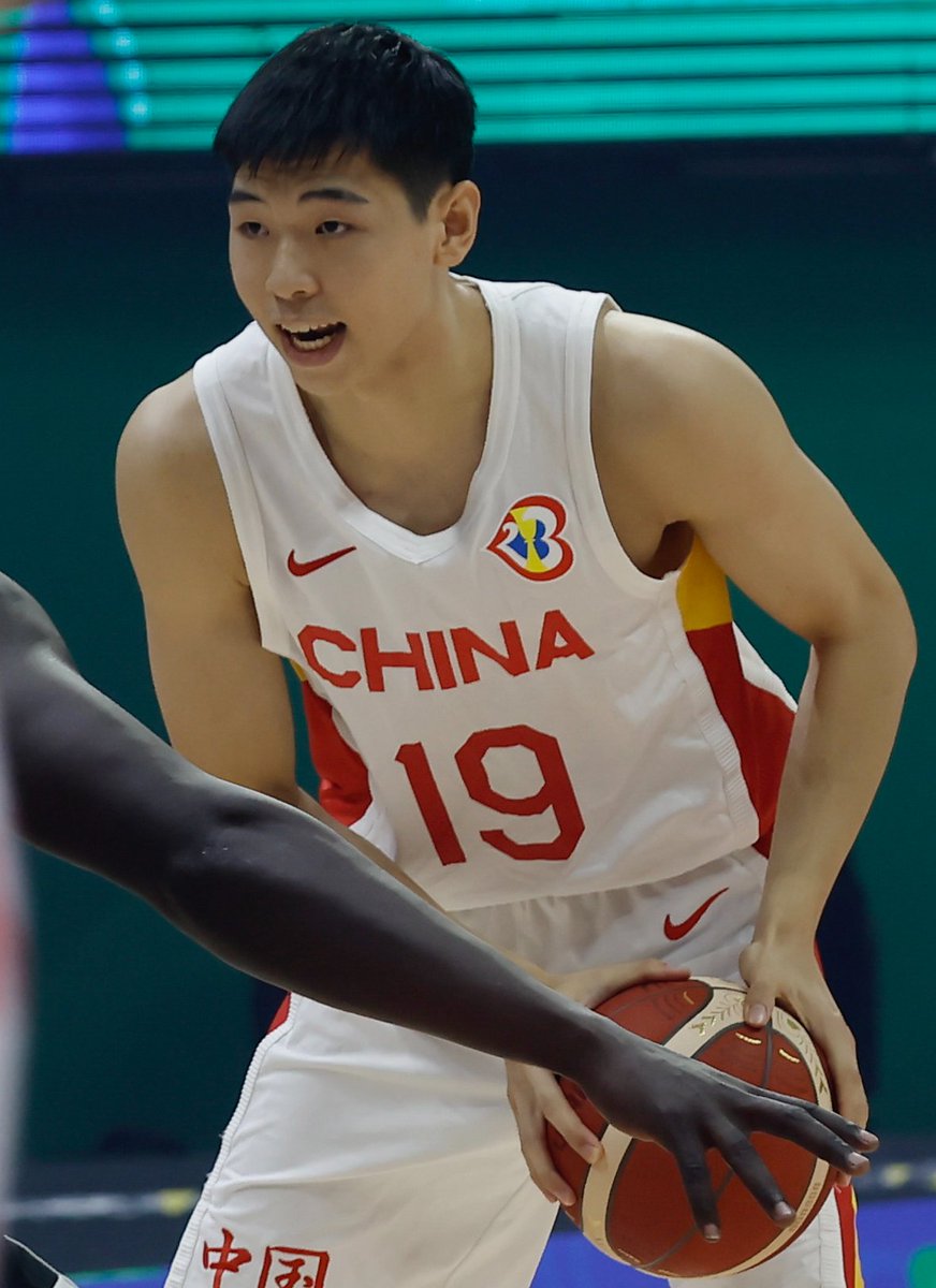 NEWS: Yongxi 'Jacky' Cui, a graduate of the NBA Global Academy, has entered the 2024 NBA Draft, he announced. Cui, a 6'7, 20-year old wing, is averaging 15.9 points, 5.7 rebounds and 3.1 assists shooting 37% for 3 for Guangzhou in the Chinese CBA.