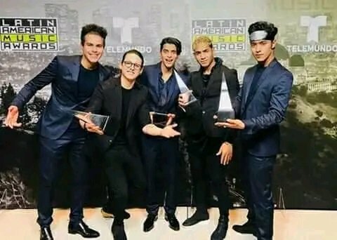 CNCOGOODS's tweet photo. @korysaurius  perdoname se me fueron los premios que tus cagadas no tendrán jamás , cdes ganando puro KCA LATAM 🥵🥵🥵🥵🥵 https://t.co/CLFsOV7dk8