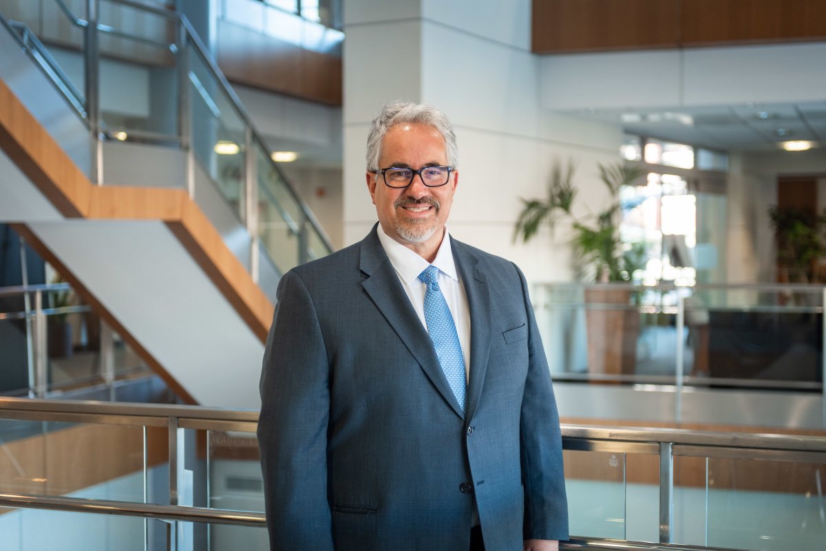 👏 Congrats to @mpdrc, president and executive director of cancer programs at @AtriumHealth Levine Cancer Institute, on being named a @UofIllinois 2024 College of Liberal Arts & Sciences Distinguished Alumni Award Recipient. Learn more: bit.ly/3JBIUoq