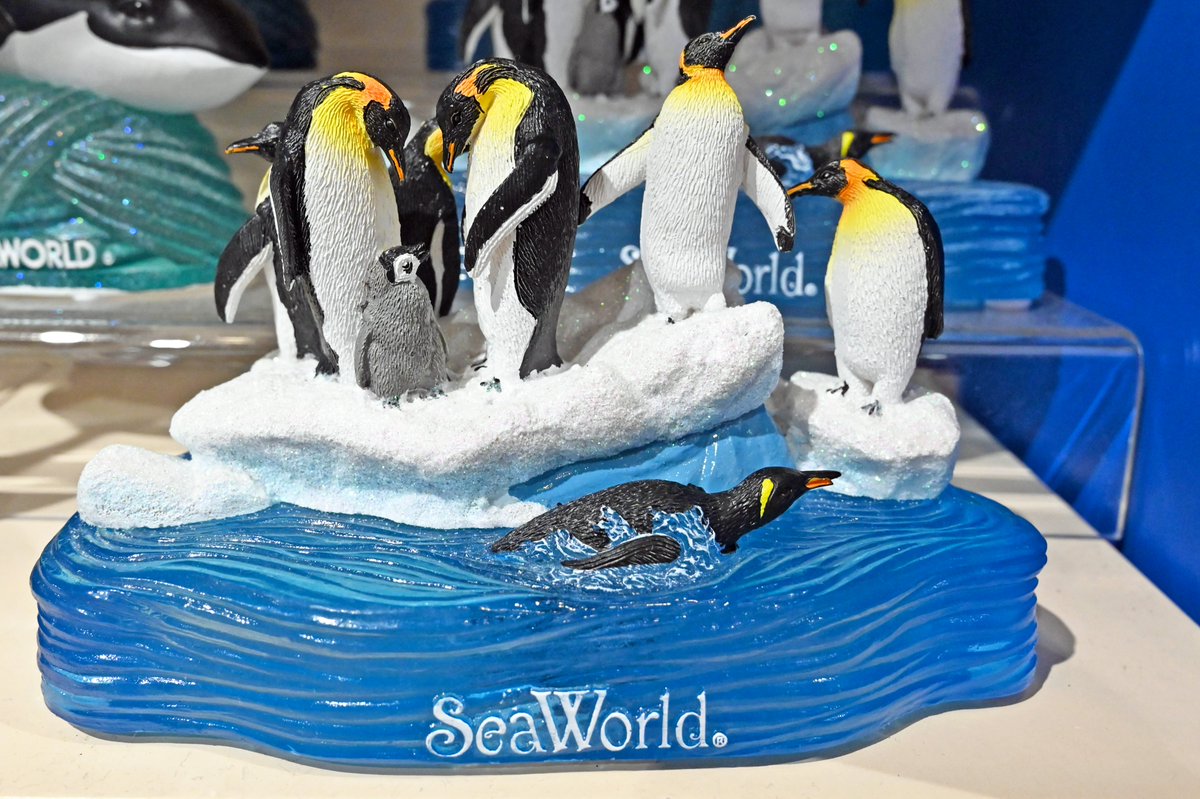 It's #WorldPenguinDay! 🐧 Chillin' at our airport and want to pick up some incredible souvenirs? Waddle over to the @SeaWorld store to find everything you need to have an ice day! 🤩 📍 Terminal A/B - Level 3, Pre-Security 📍 Terminal C - Palm Court