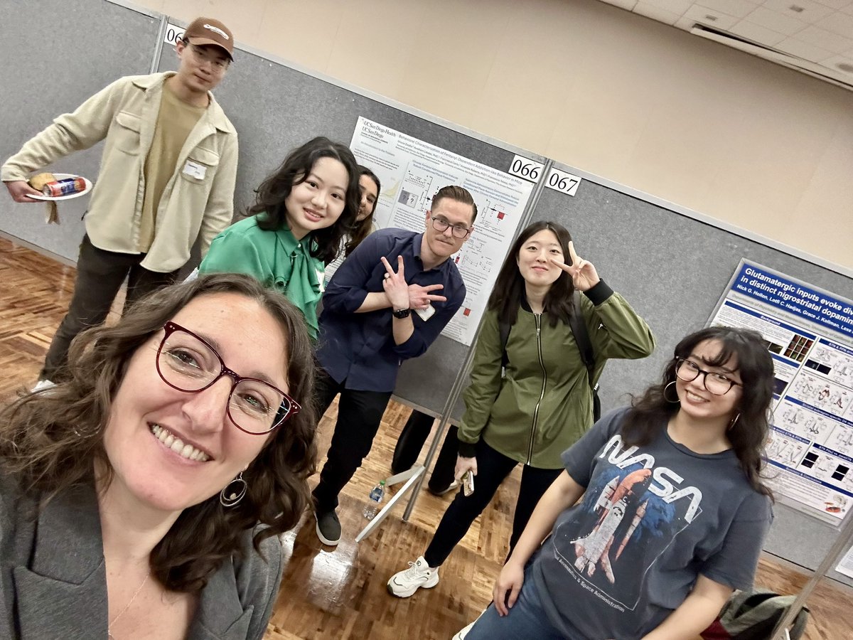 TeleseFrancesca's tweet photo. the best part of academia is working with these rising stars 🤩 https://t.co/r7u7oYE8p8