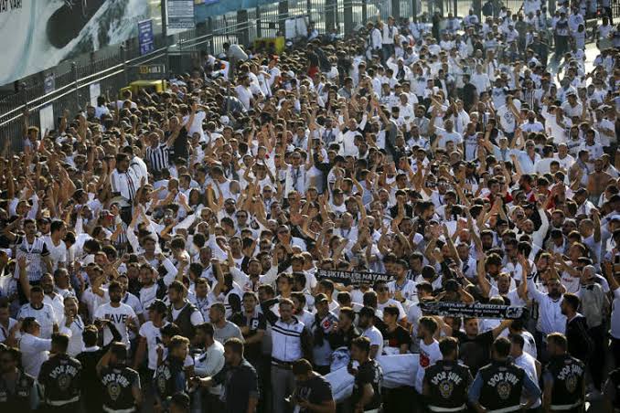 9 kişi 10 kişi 11 kişi Kalecili kalecisiz Seyircili seyircisiz Sana karşı her türlü kazandık @Fenerbahce hiç haksız kazanmadık, anlayamazsın... ANLATAMAZSIN! Beşiktaş çArşı