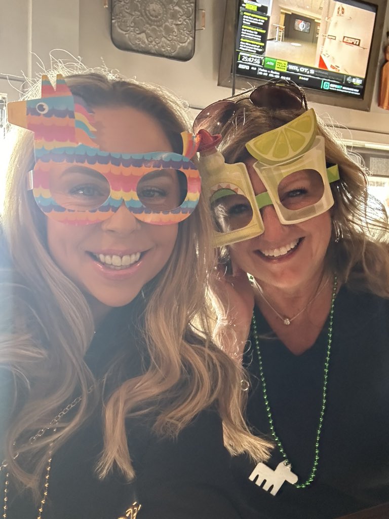 GinaFerwerda's tweet photo. Great charity event last night benefiting the Lymphoma &amp; Leukemia Society of West Michigan. Tacos &amp; Tequila 🌮 https://t.co/seZFRMeMA6