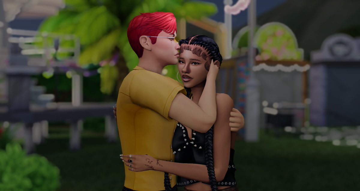 sheplaysims tweet picture