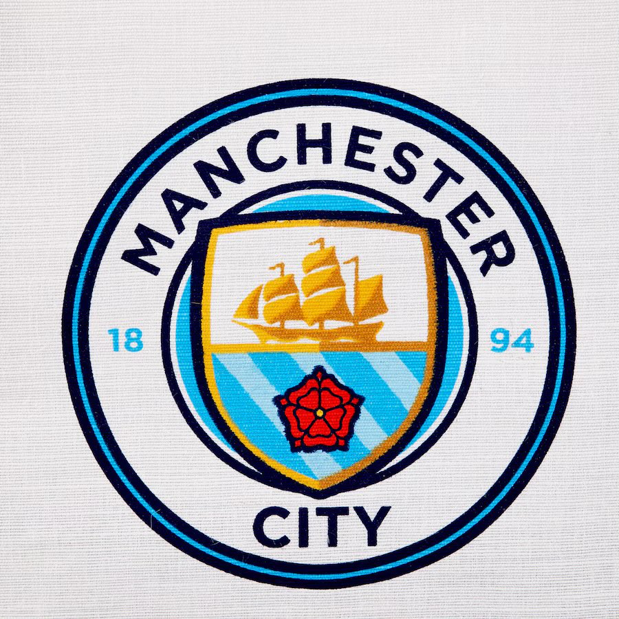 AmurKOfficial's tweet photo. بمعاييرهم الناقصة يقولون أفسد الدوري ، وبمعايير الحقيقة هو نقل المنافسة على الدوري لمستوى يصعُب على الجميع إلا عليه.

اللقب العاشر مسألة وقت لا أكثر 👏 https://t.co/K89GJCLYGv