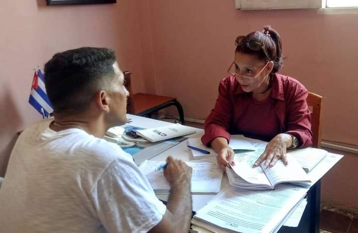 ➡️Se realizan,como parte de la Semana de la Preparación de Cuadros del Sistema Electoral Cubano,en los 🗳Consejos Electorales Provinciales y Municipales de todo el país, capacitaciones relacionadas con,la defensa civil,la administración,entre otros temas.
#JuntosPorLaDemocracia