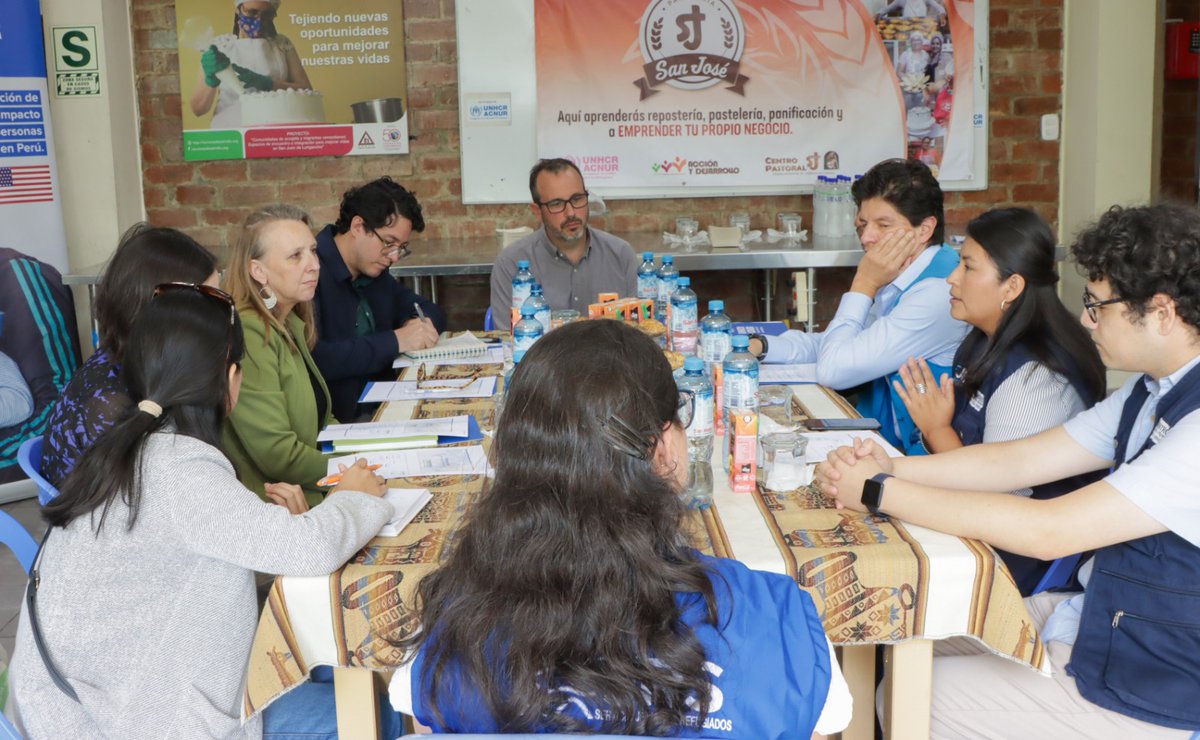 #Lima | Recibimos la visita de @StatePRM en el Centro de Apoyo para Refugiados y Migrantes – CAREMI de San Juan de Lurigancho, con el fin de conocer el trabajo que venimos realizando junto a nuestro socio @ACNURPeru en temas de protección social, legal y salud mental (1/2)