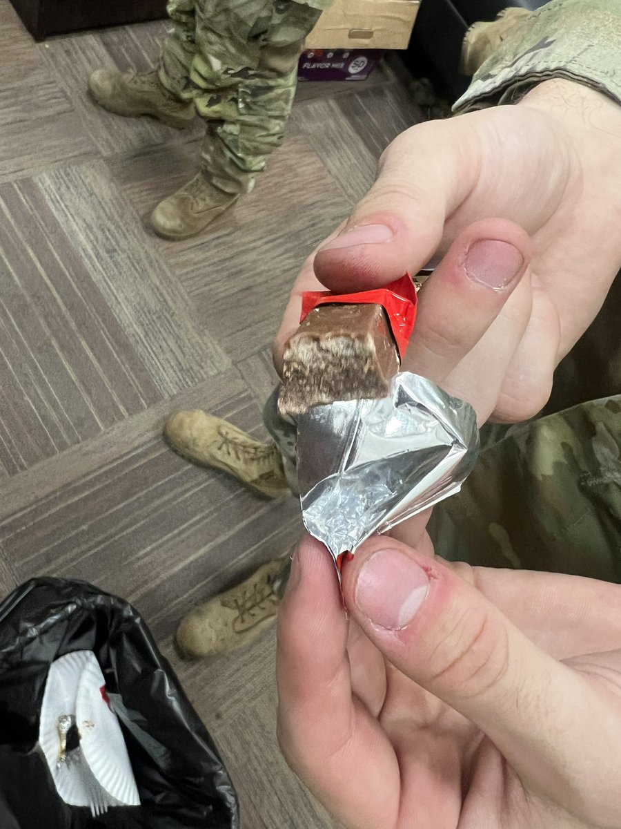 Murder0fcrowz's tweet photo. @KITKAT got a KitKat with no wafer 😢😢😢 https://t.co/JcSaoM7DQP