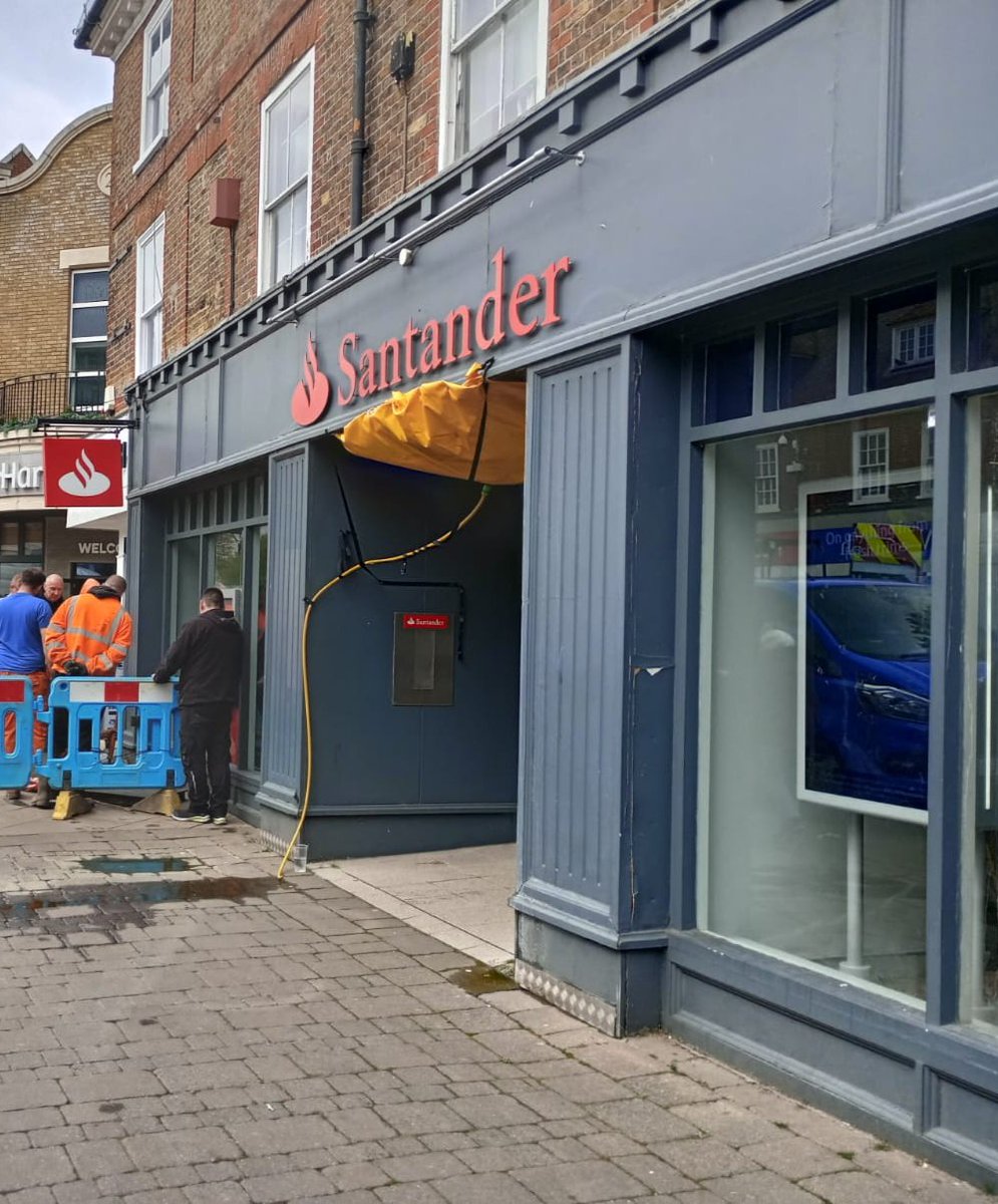 Any idea what this is at the <a href="/santanderuk/">Santander UK</a> Staines branch? Seems to have been in place for months. Surely can't be a permanent solution to a leak? <a href="/SpelthorneBC/">Spelthorne Council</a>
