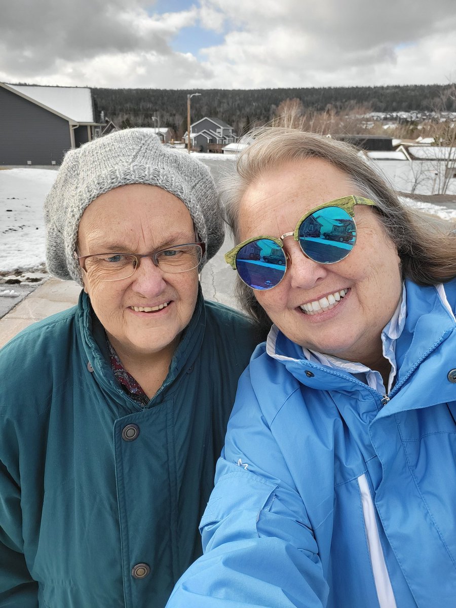 KimberlyYNL's tweet photo. Today we met with the #oncologist #cancer doctor. He told us all about the chemo he is recommending for Mom's #pancreaticcancer #gemcitabine #abraxane anybody have any experience with this? She is 84 years young. #Medical https://t.co/mU8qGvNfBS