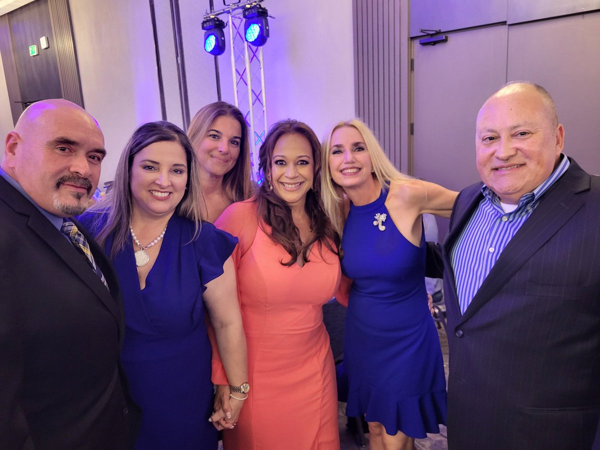 The English Center is in full support of the best principal of the year finalist <a href="/ChanOsbo1/">Chantal Osborne</a> from <a href="/Lindsey_HTC/">Lindsey Hopkins Technical College</a> !! <a href="/DASA1498/">DASA</a> #POY2024