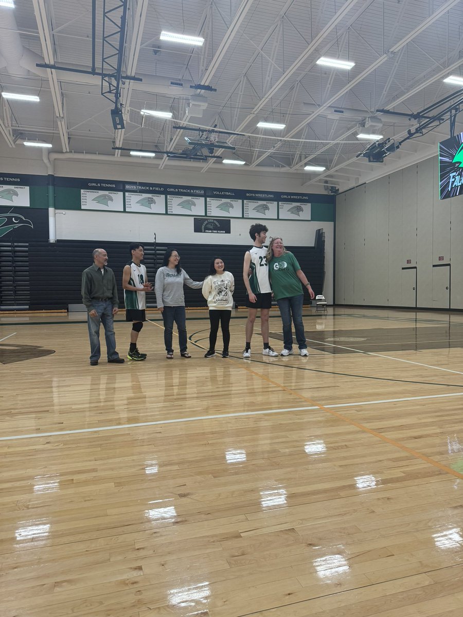 Staley take the win at the men’s volleyball game tonight! Here are a few pictures of the seniors! @TheNestSHS @NKCSchools