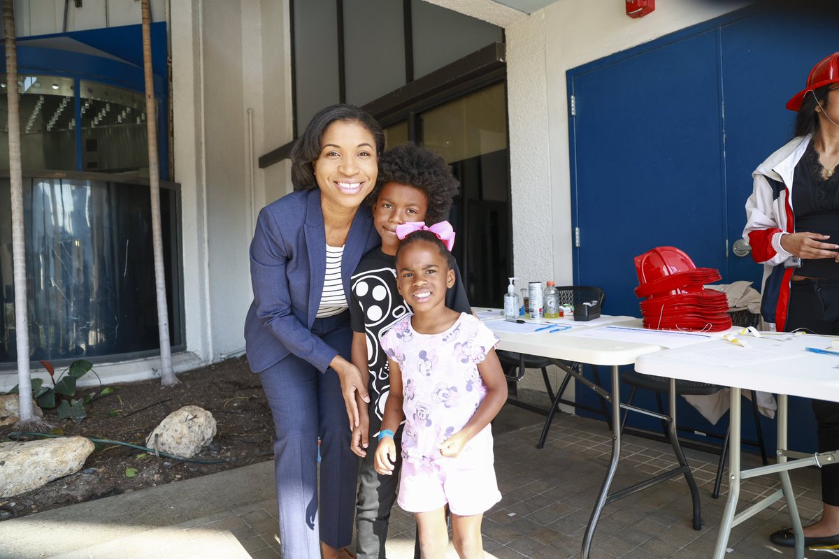 City Manager tweet media