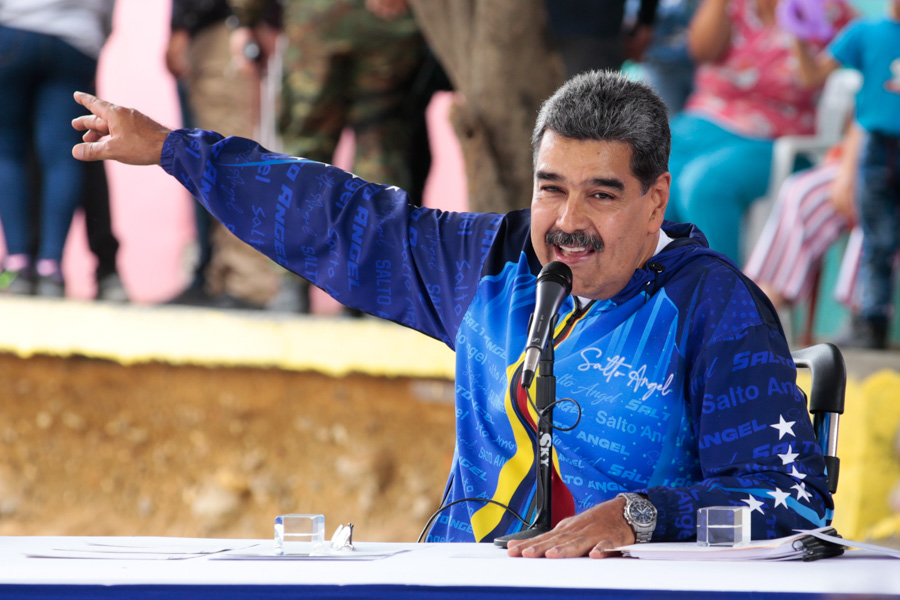 #EnVivo 📹 | “Nosotros tenemos que tener la seguridad absoluta de que el camino del Poder Popular, el camino de la Revolución Bolivariana, de la Revolución socialista es el único camino para que el pueblo pueda ejercer el poder”, expresó el mandatario nacional @NicolasMaduro